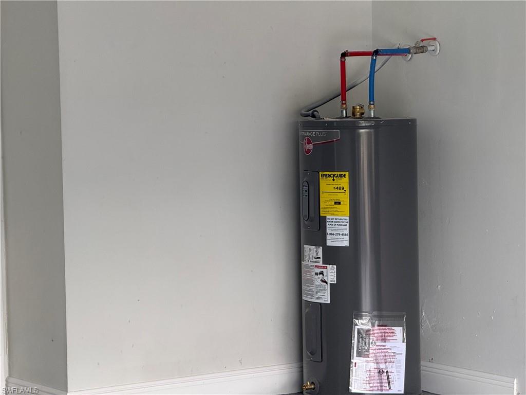 FORT MYERS SHORES - Residential