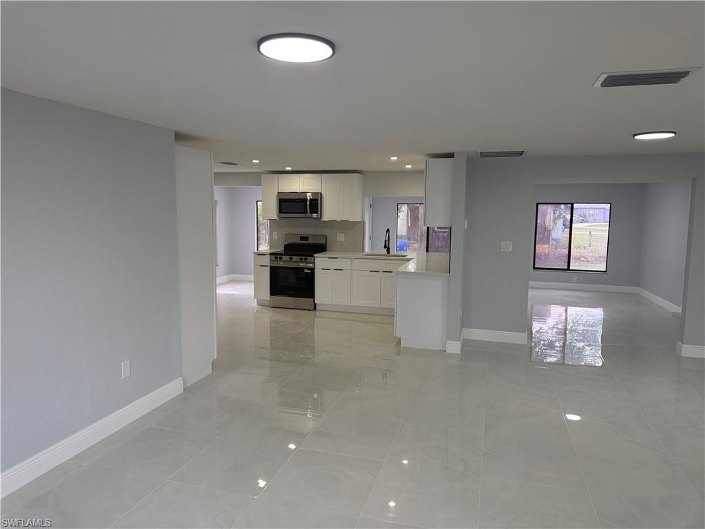 FORT MYERS SHORES - Residential