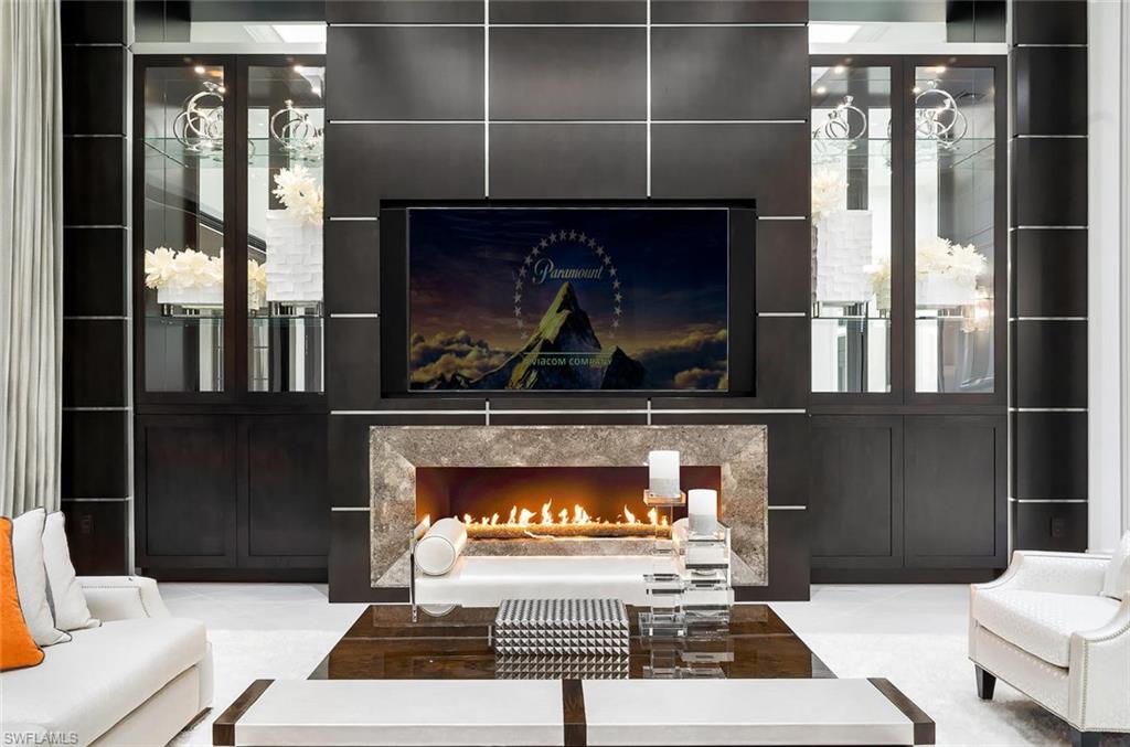 QUAIL WEST - Residential