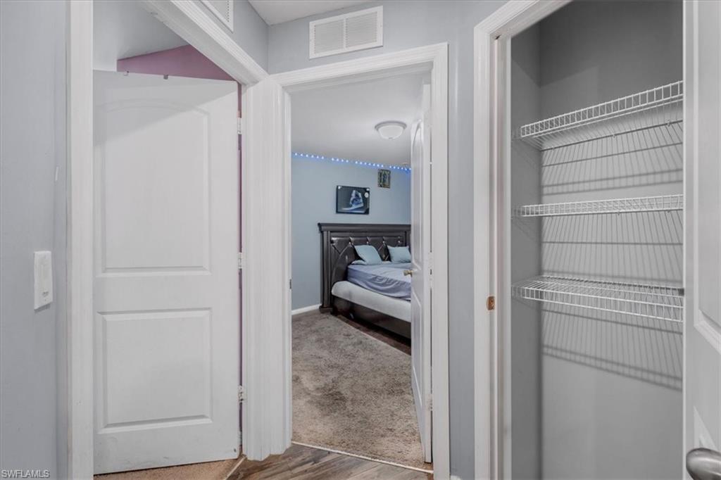 MIRROR LAKES - Residential