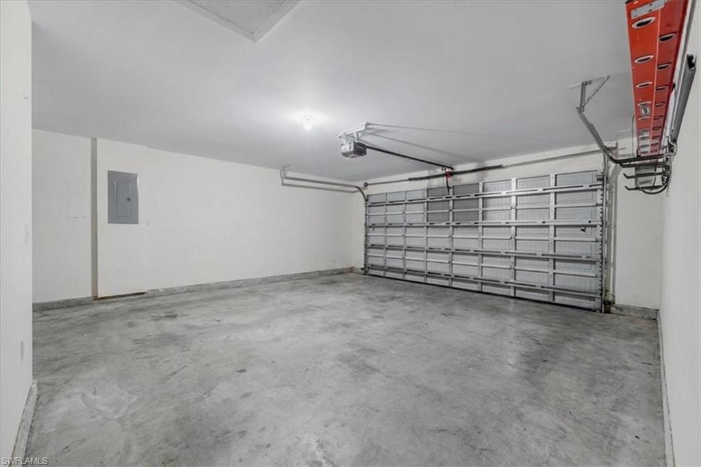 MIRROR LAKES - Residential