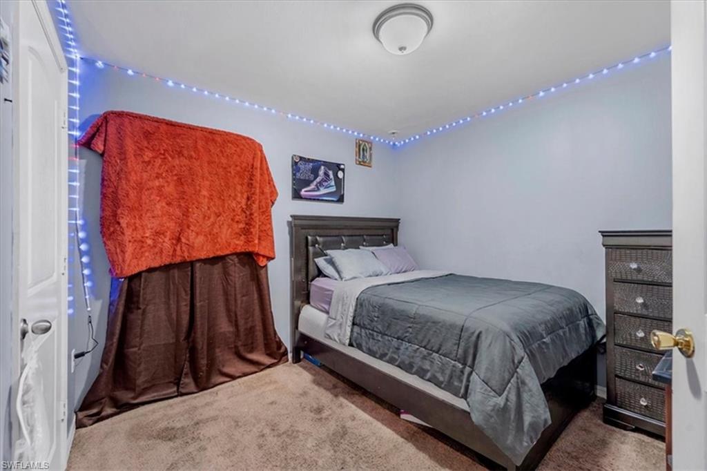 MIRROR LAKES - Residential