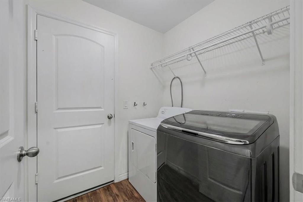 MIRROR LAKES - Residential