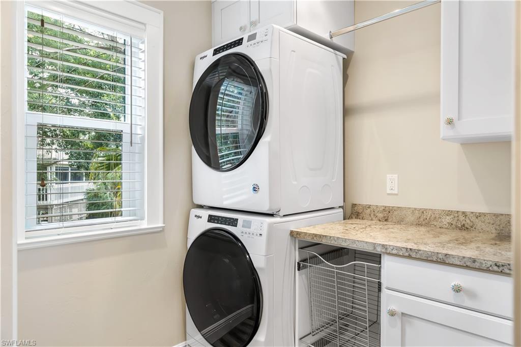 SUNSET CAPTIVA - Residential