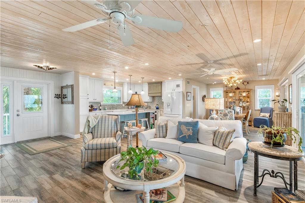 SUNSET CAPTIVA - Residential