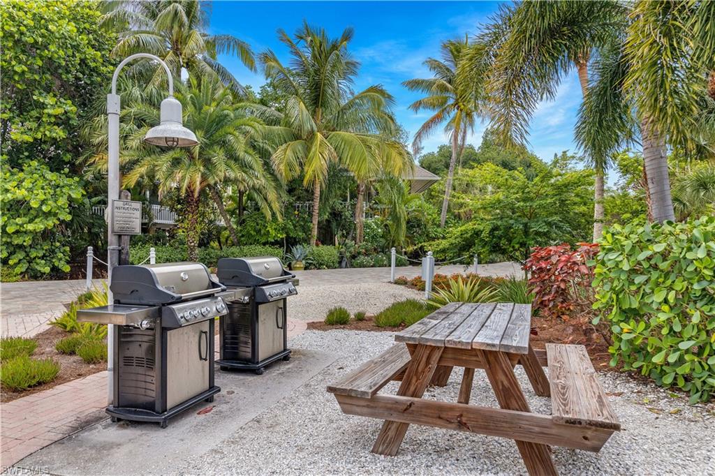 SUNSET CAPTIVA - Residential