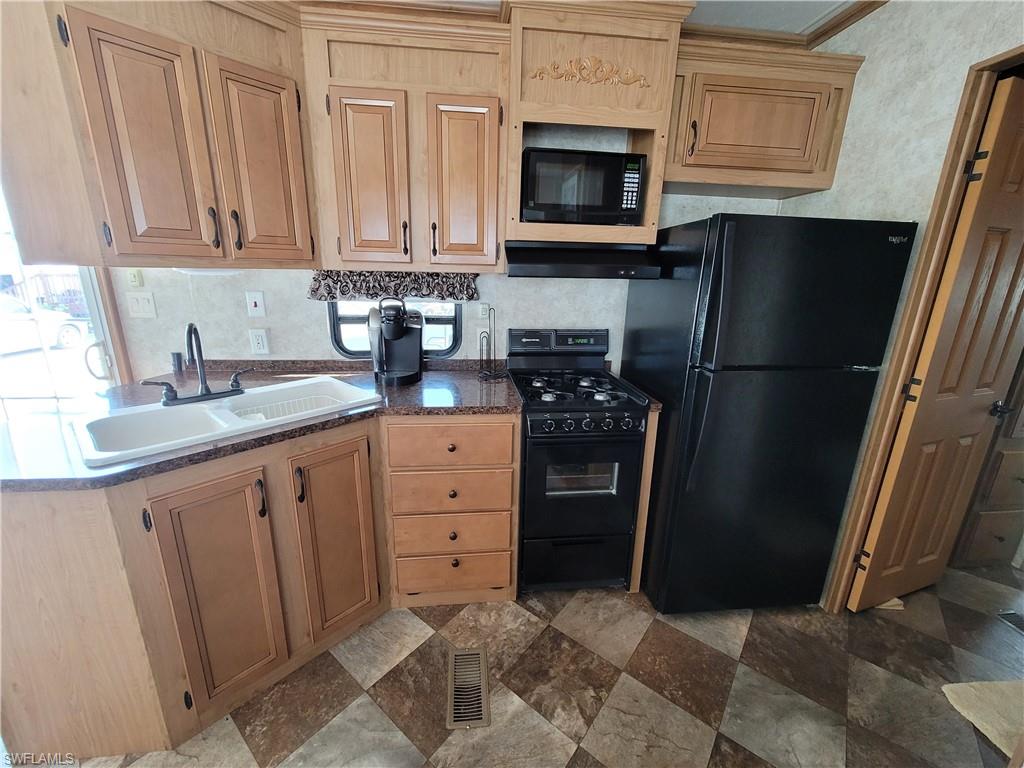 FORT MYERS BEACH CAMPGROUND - Residential