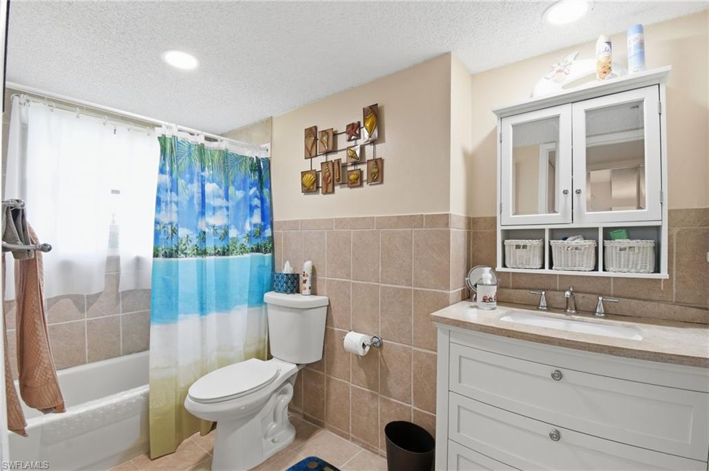 HIDDEN GARDENS - Residential