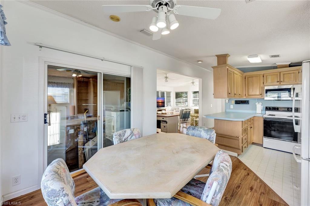 CORKSCREW WOODLANDS - Residential