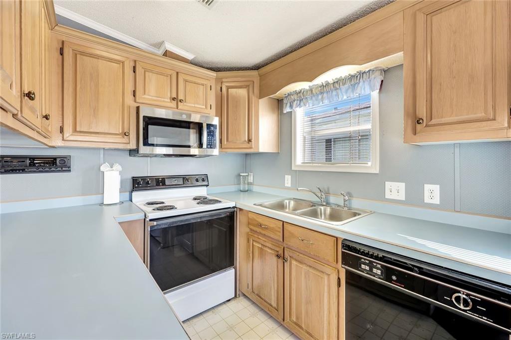 CORKSCREW WOODLANDS - Residential