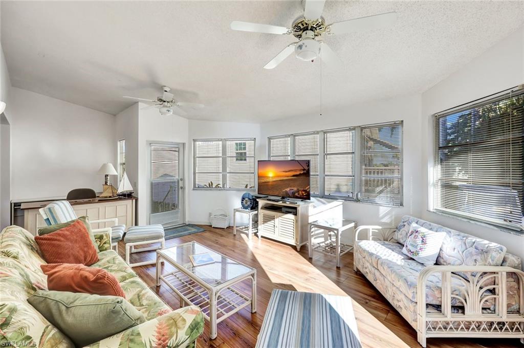 CORKSCREW WOODLANDS - Residential