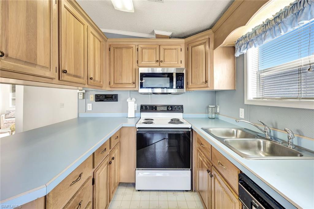 CORKSCREW WOODLANDS - Residential