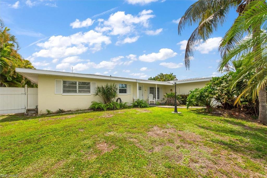 YACHT CLUB COLONY - Residential