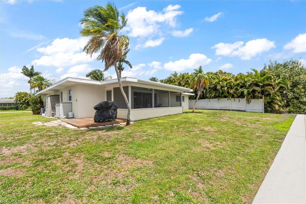 YACHT CLUB COLONY - Residential