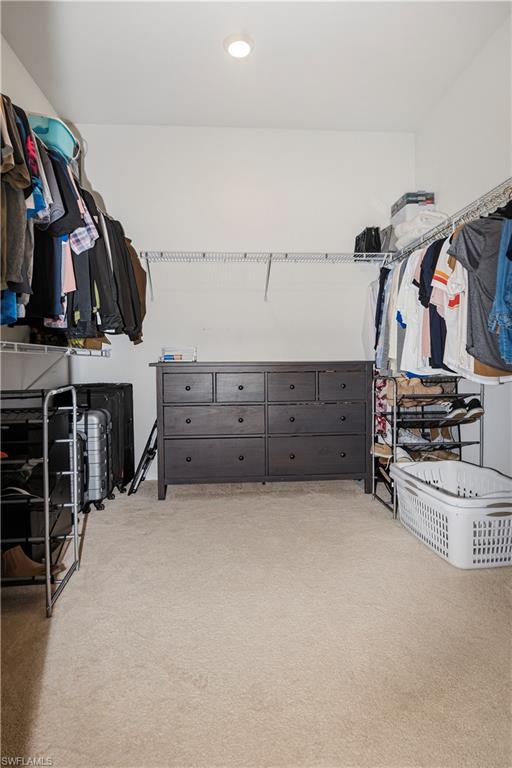 HAMPTON LAKES - Residential