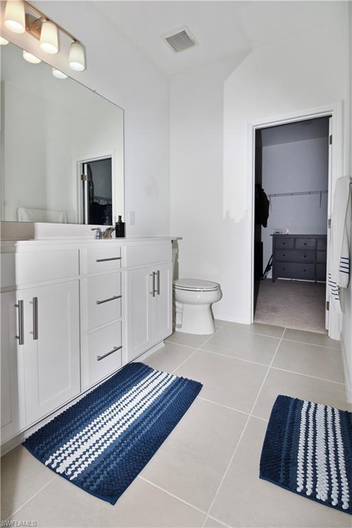 HAMPTON LAKES - Residential