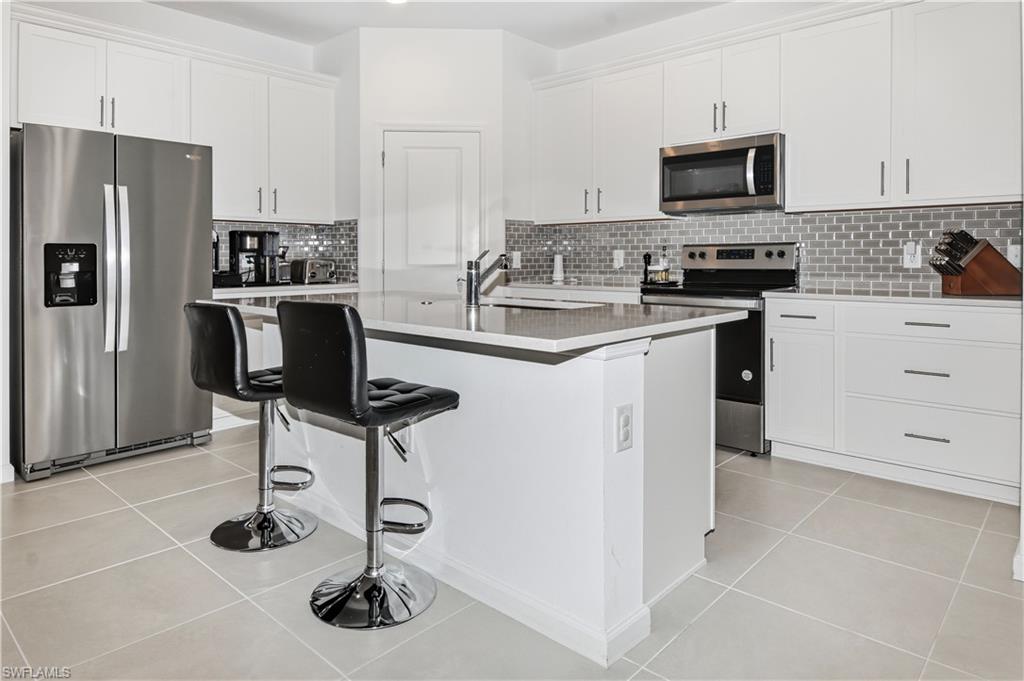 HAMPTON LAKES - Residential