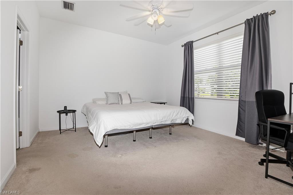 HAMPTON LAKES - Residential