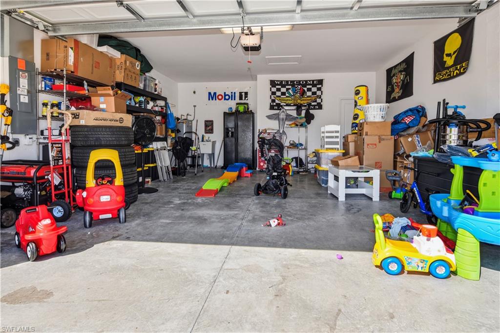 HAMPTON LAKES - Residential