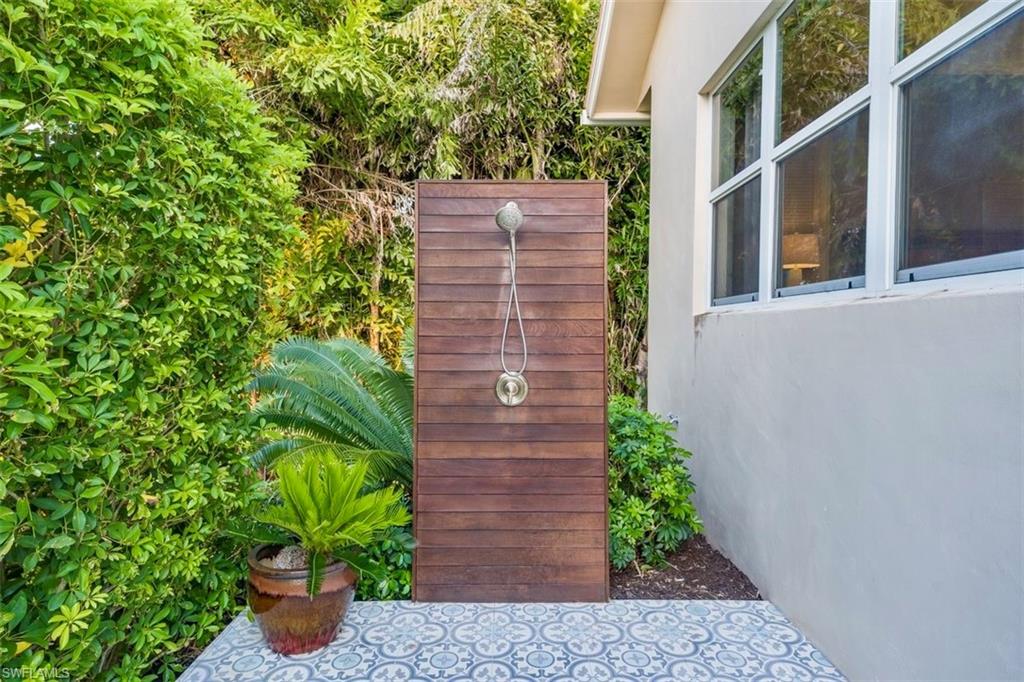 AQUALANE SHORES - Residential