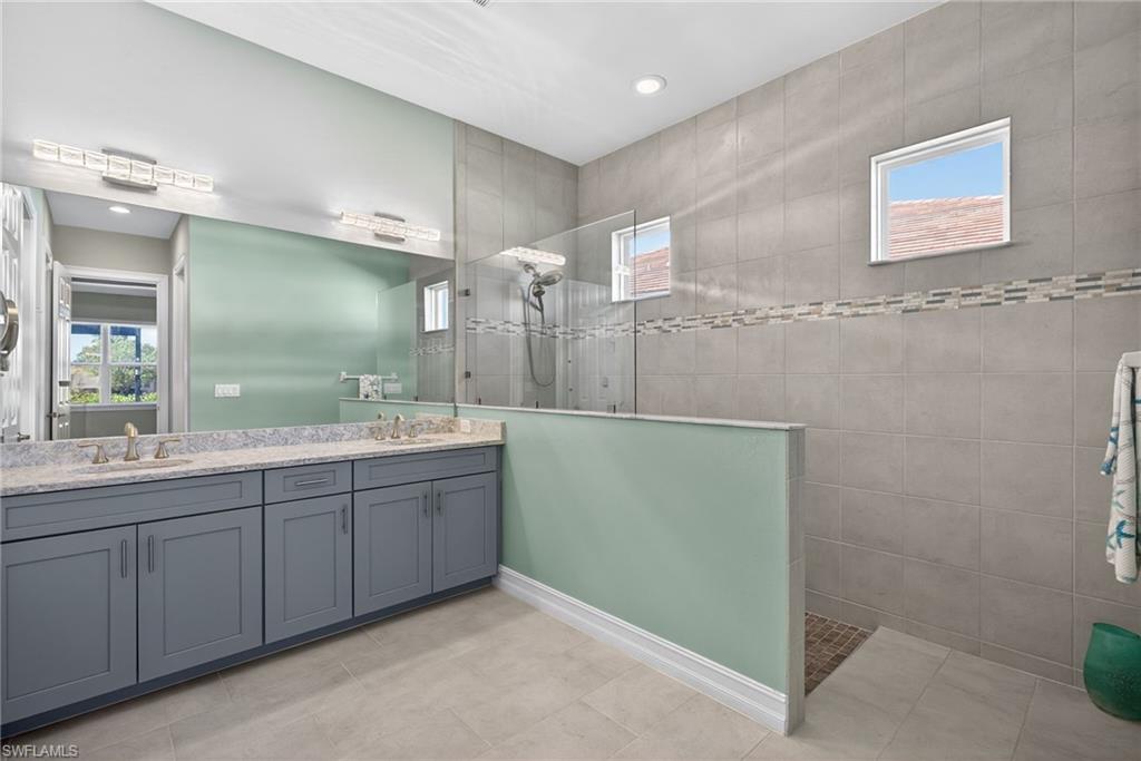 SAVANNAH LAKES - Residential