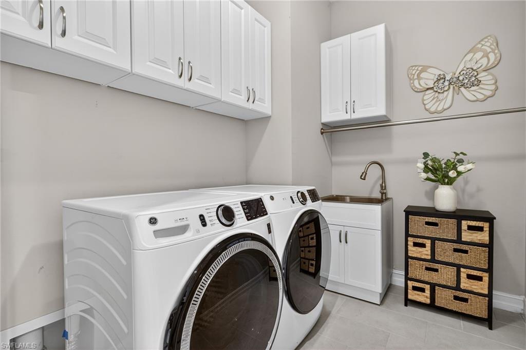 SAVANNAH LAKES - Residential