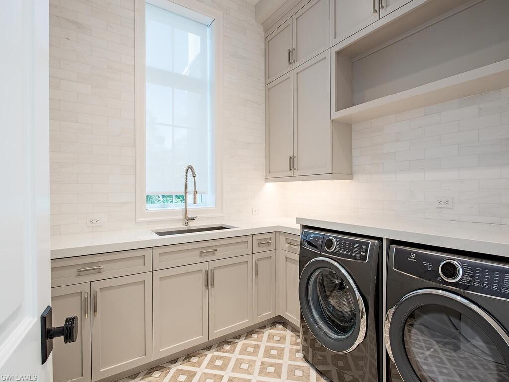 AQUALANE SHORES - Residential