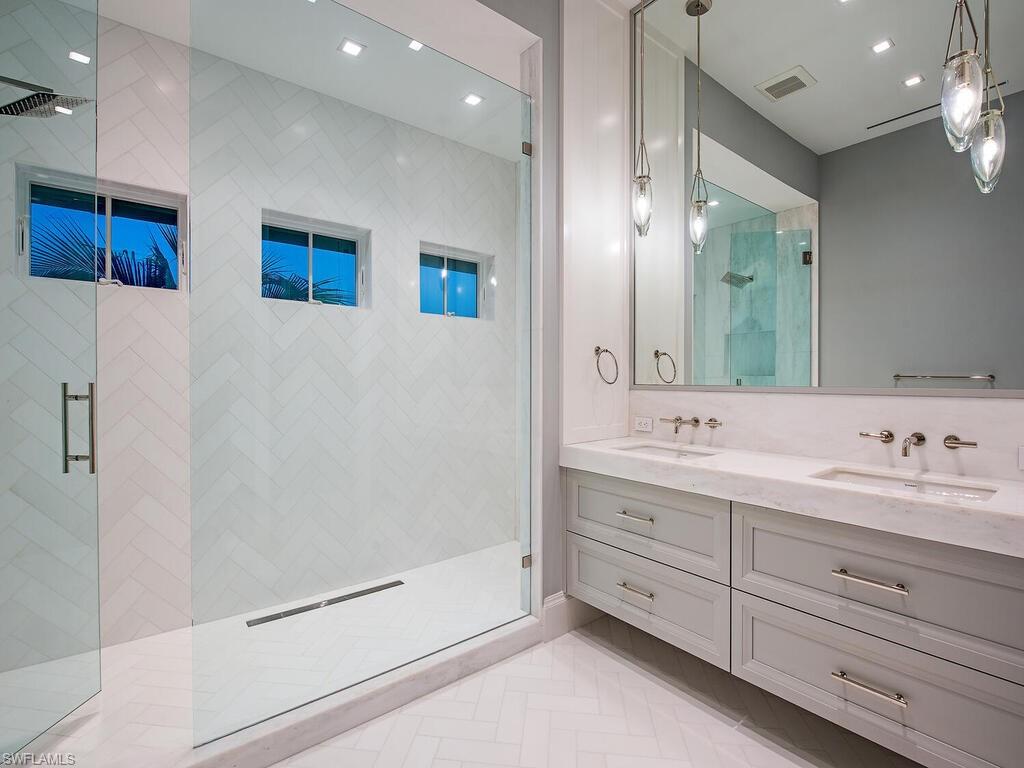 AQUALANE SHORES - Residential