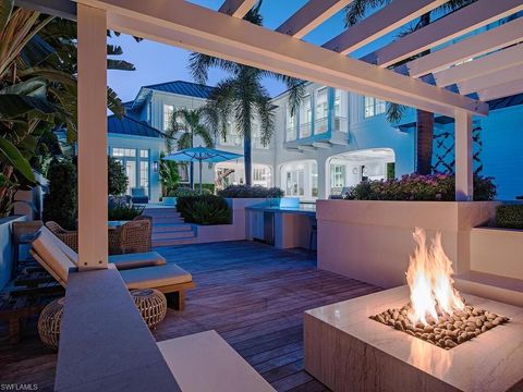 1675 Gordon DR NAPLES FL 34102