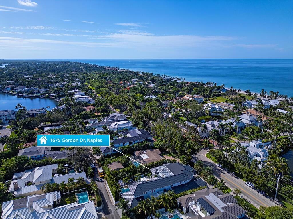 AQUALANE SHORES - Residential