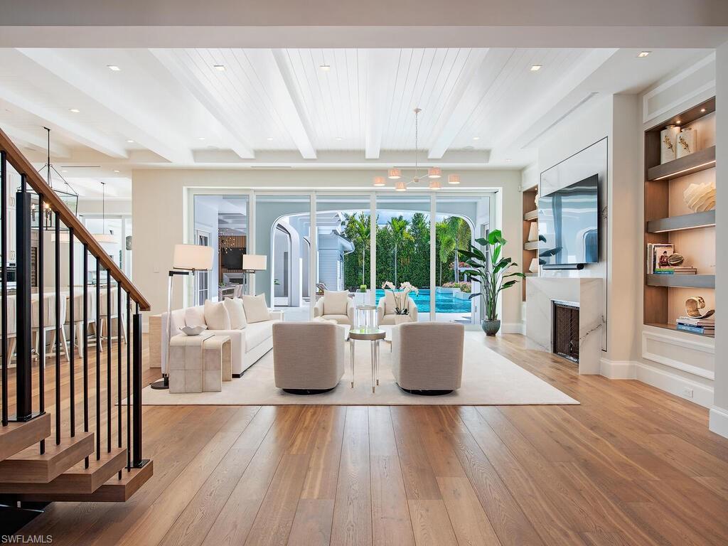 AQUALANE SHORES - Residential