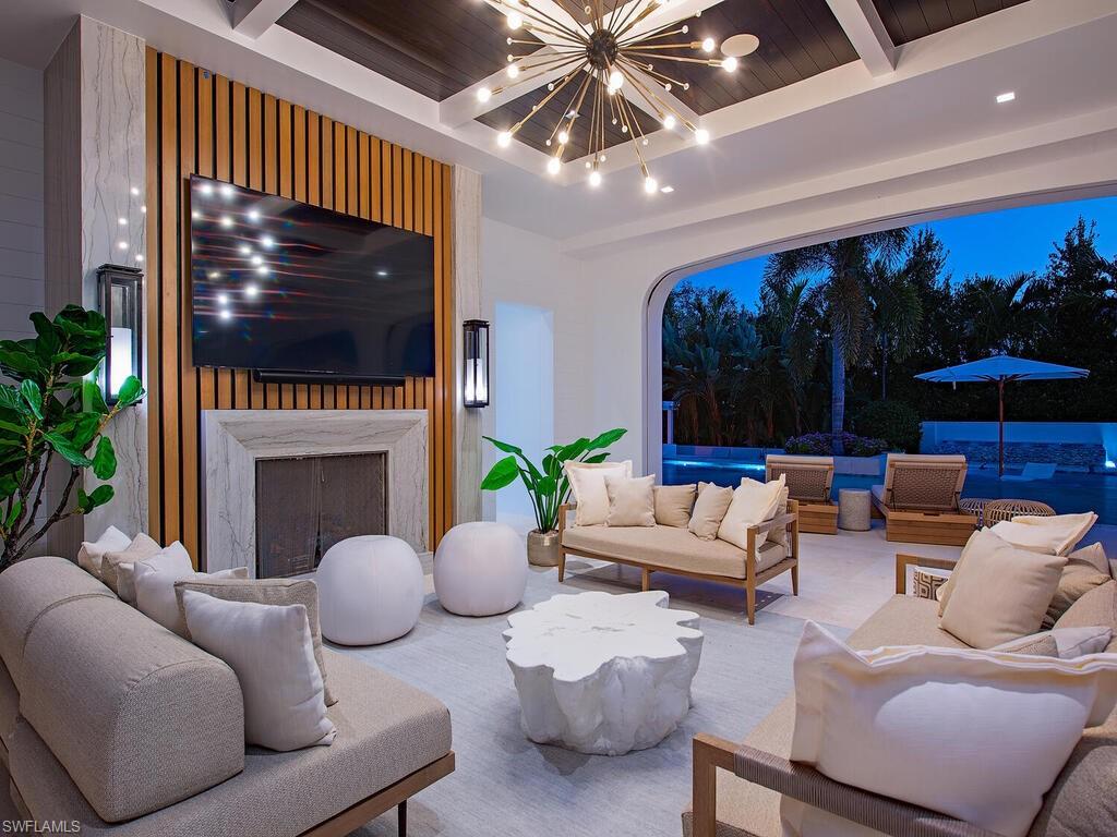 AQUALANE SHORES - Residential