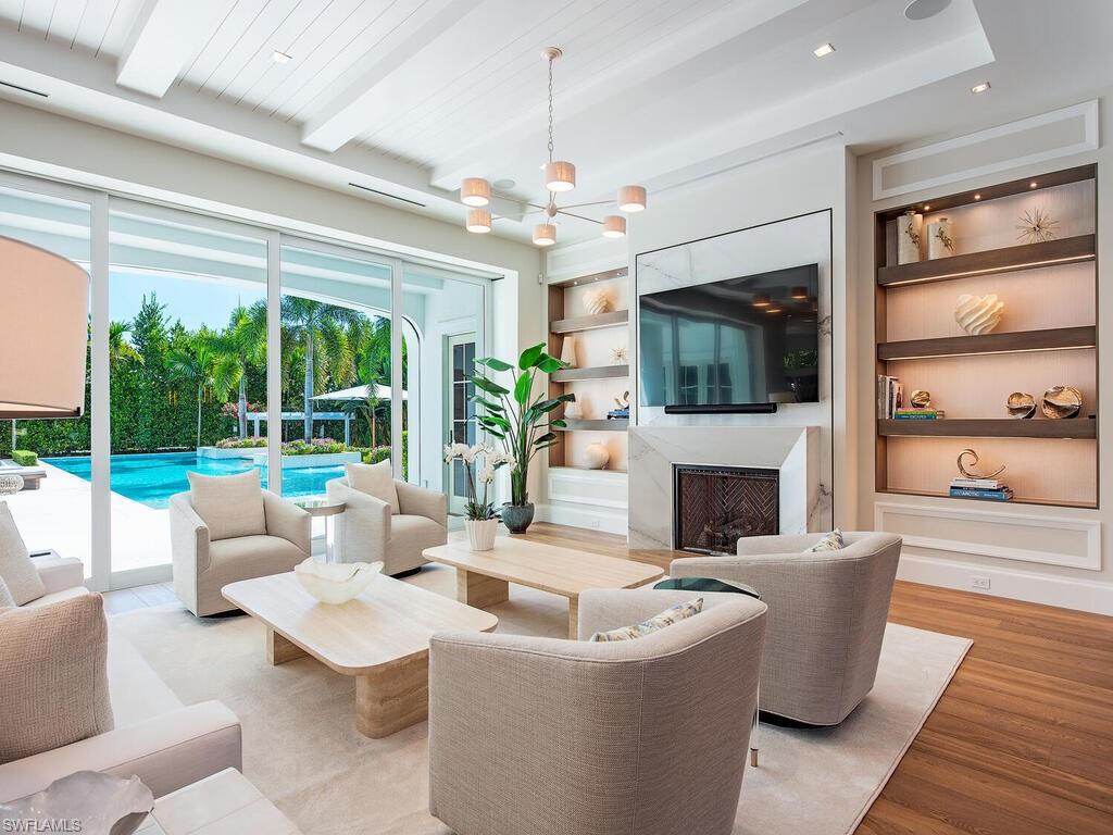 AQUALANE SHORES - Residential