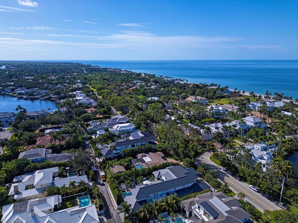 AQUALANE SHORES - Residential