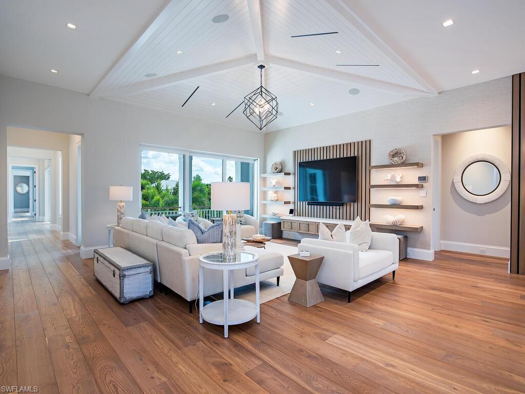 AQUALANE SHORES - Residential