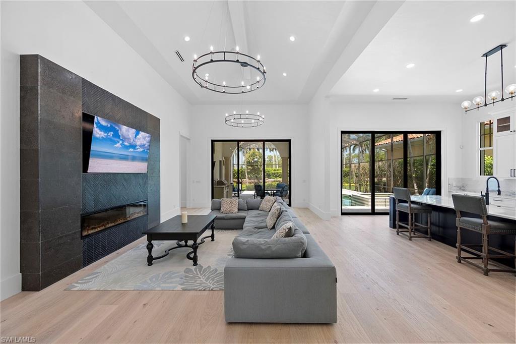 NORMAN ESTATES AT TIBURON - Residential Lease