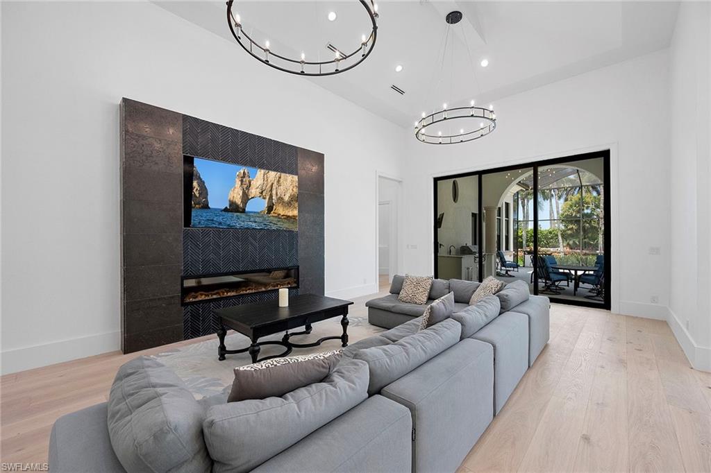 NORMAN ESTATES AT TIBURON - Residential Lease