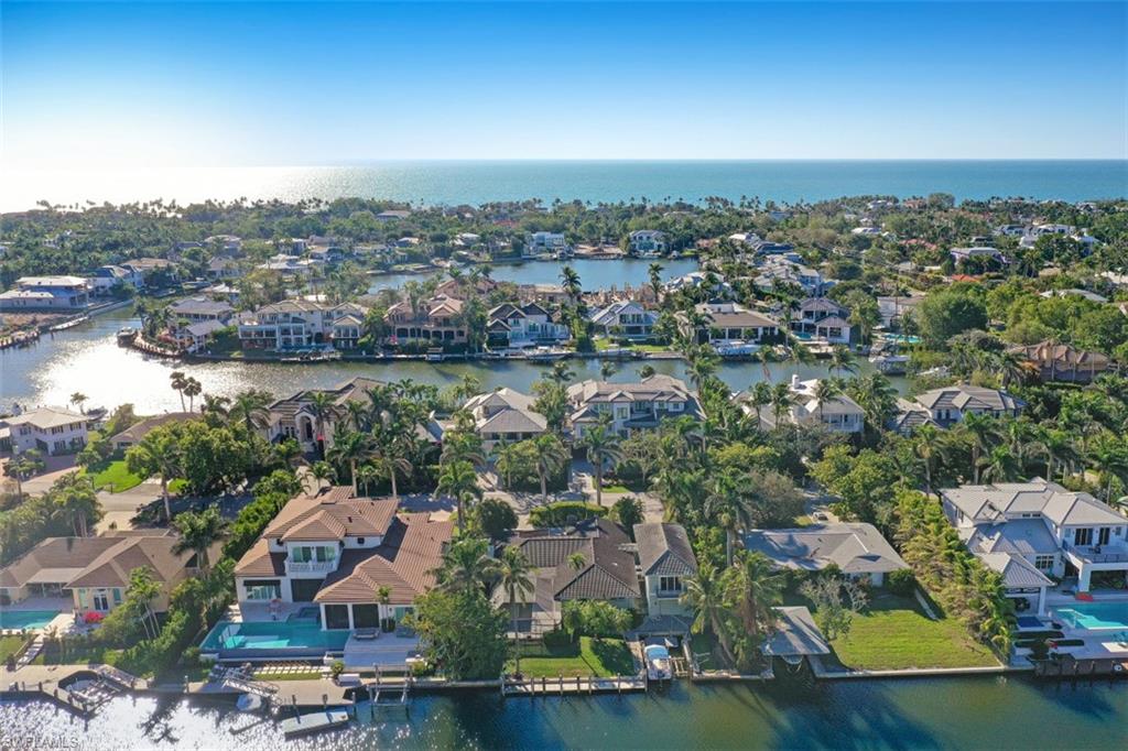 AQUALANE SHORES - Residential