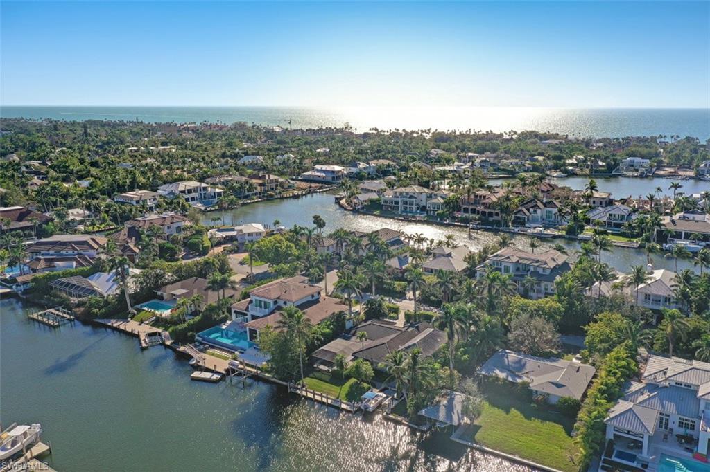 AQUALANE SHORES - Residential