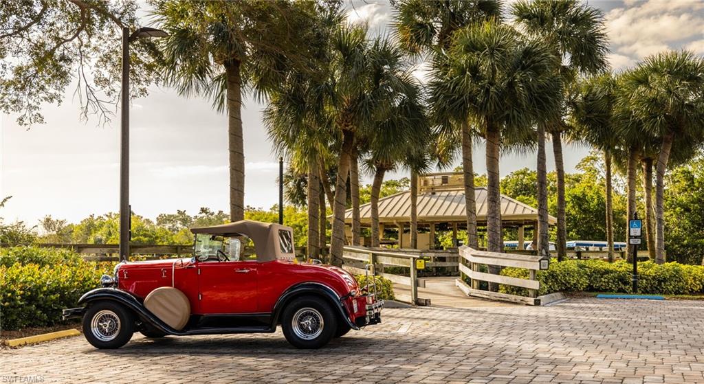 PELICAN BAY WOODS - Residential