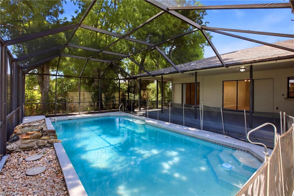 SAN CARLOS PARK - Residential