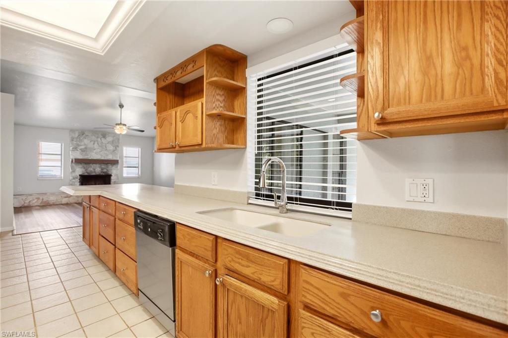 SAN CARLOS PARK - Residential