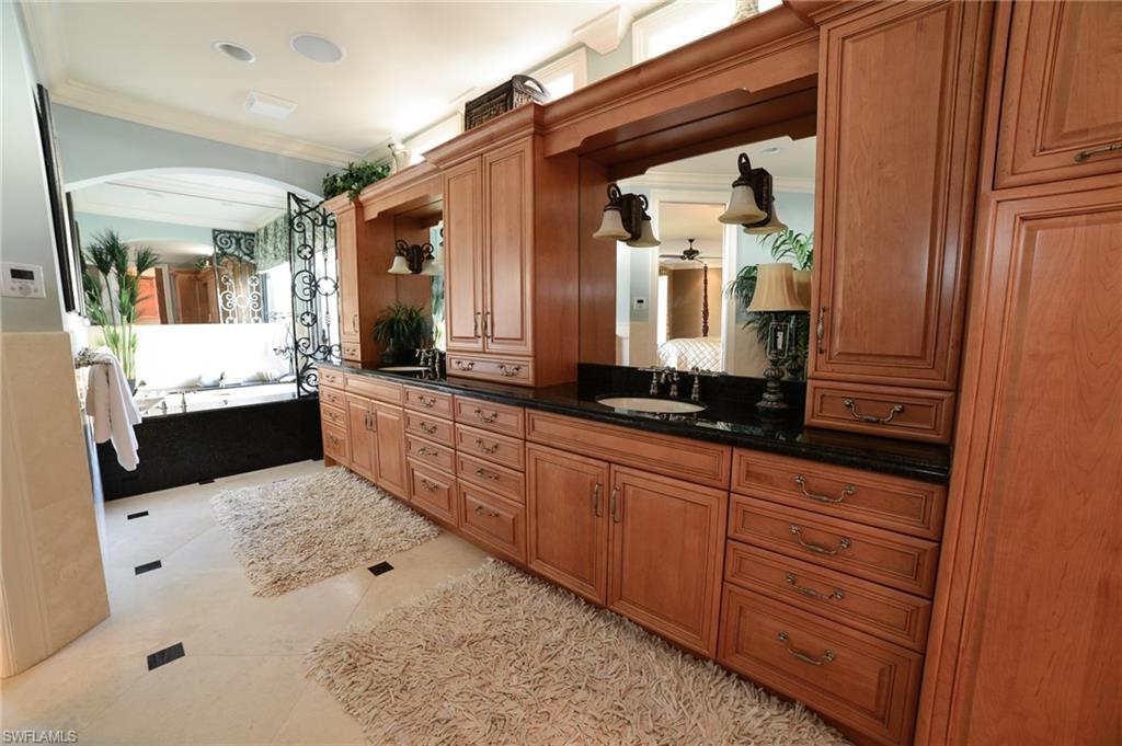 BAREFOOT BEACH - Residential