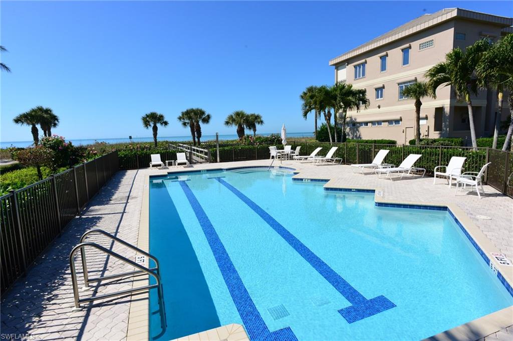 BAREFOOT BEACH - Residential