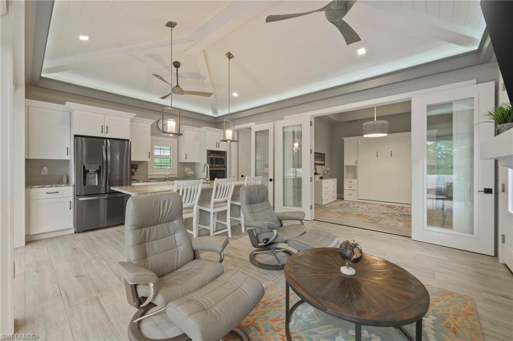 GOLDEN PALMS LUXURY MOTORCOACH RESORT - Land