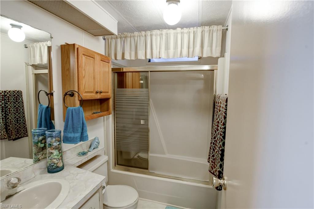 SIX LAKES COUNTRY CLUB - Residential