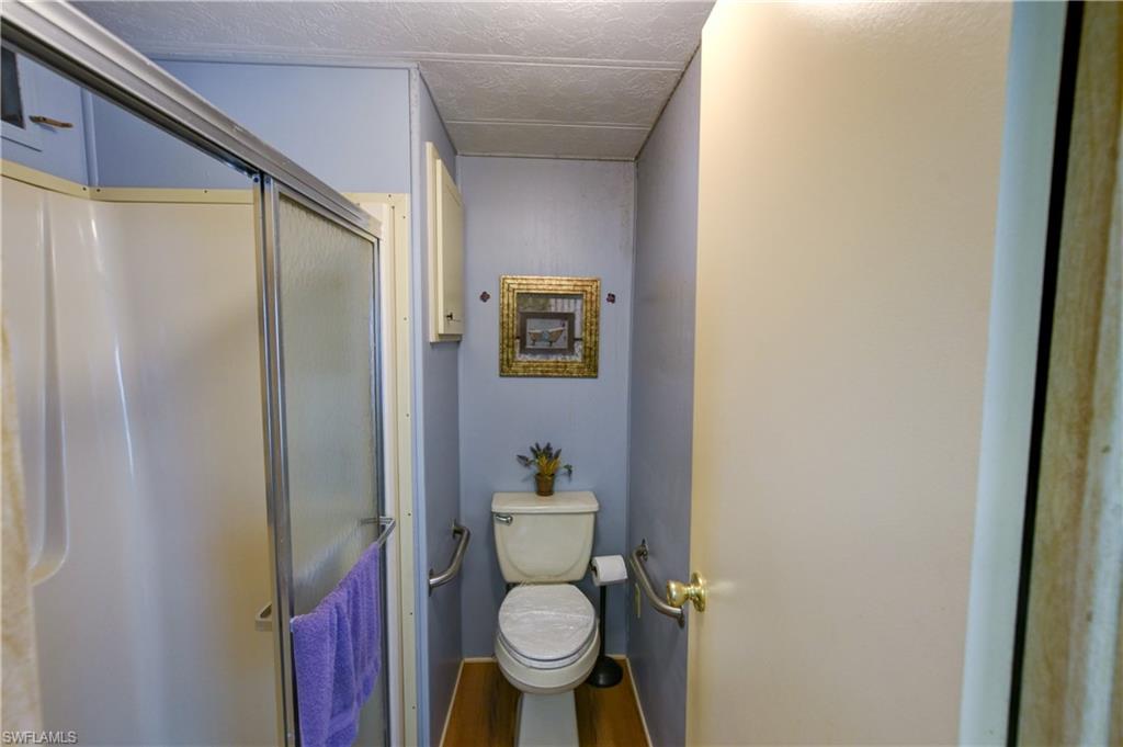 SIX LAKES COUNTRY CLUB - Residential