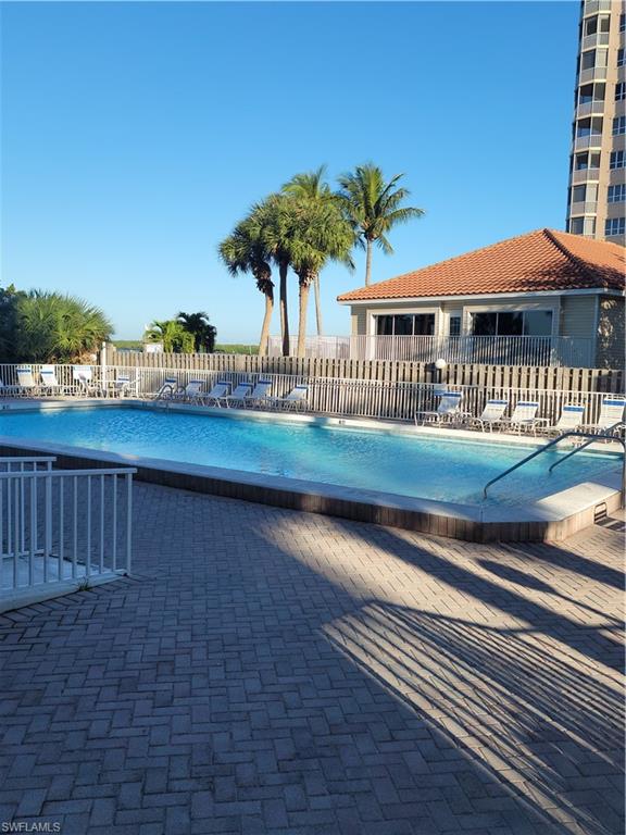 LOVERS KEY BEACH CLUB - Residential