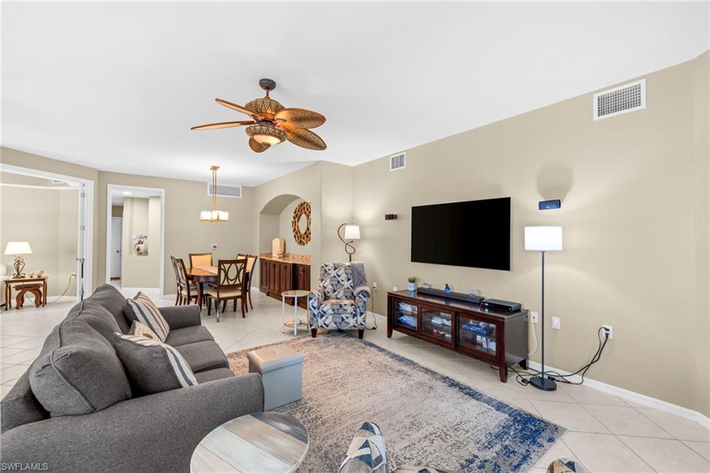 3970 Bishopwood CT W 102
