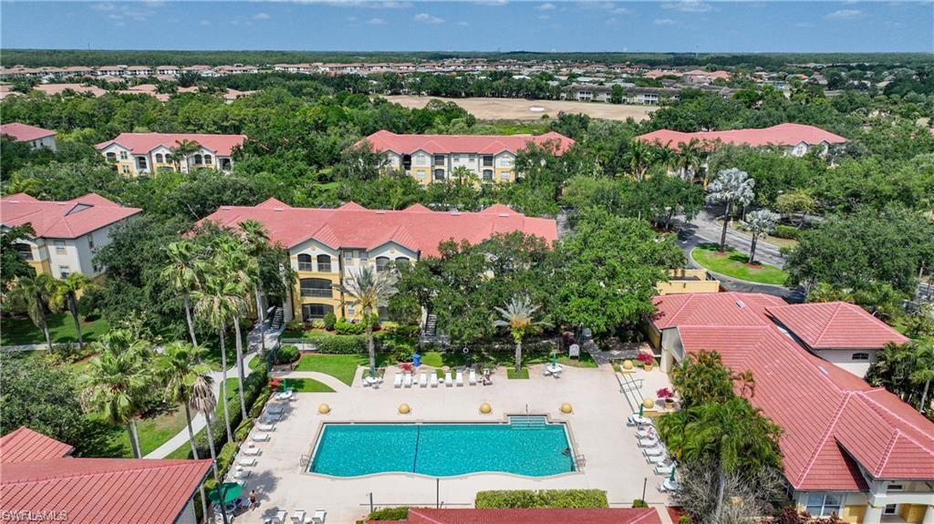 ROYAL GREENS - Residential